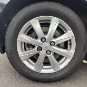 2012 Toyota Yaris 1.5L Hybrid 5-door Hatchback - Image 6