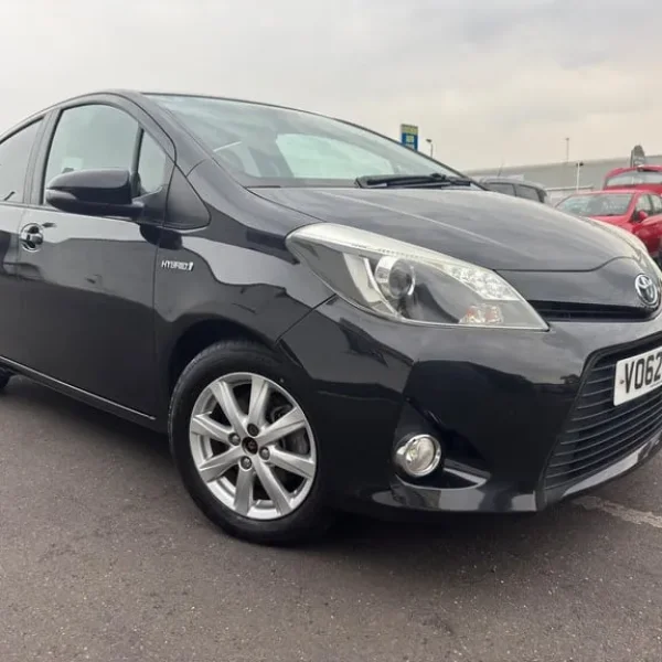 2012 Toyota Yaris 1.5L Hybrid 5-door Hatchback
