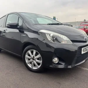 2012 Toyota Yaris 1.5L Hybrid 5-door Hatchback