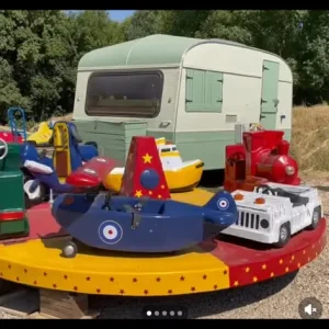 Small fairground ride - Image 5