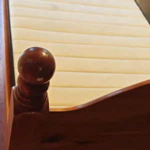 Antique Pine single bed with mattress - Image 7