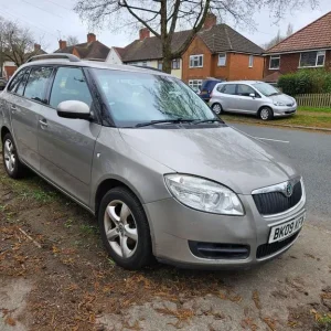 Skoda Fabia Estate 2009 Automatic 1.6L 5-door - Image 2