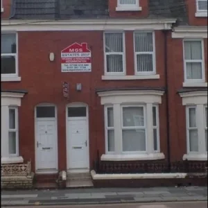 6 bedroom furnished house in Kensington Fields - Image 7