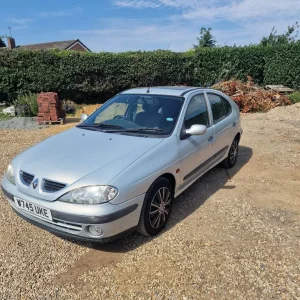 Automatic Renault Megane Hatchback 2000 1.6 5-door - Image 3