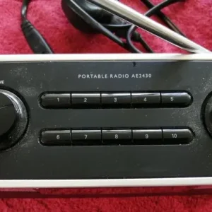Vintage Philips AE2430 Portable Radio MW/FM - Image 3