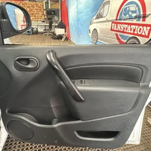 2018 Renault Kangoo Maxi LL21 Business Plus Energy DCI Panel Van - Image 8