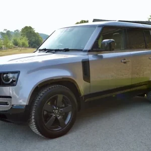 2021 Land Rover Defender 110 D250 MHEV X-Dynamic - Image 6