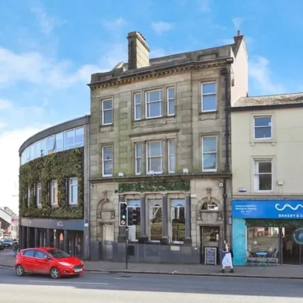 4 bedroom flat in Fulwood Road