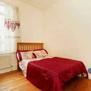 1 bedroom in Hawstead Road, Kippax, West Yorkshire - Image 3