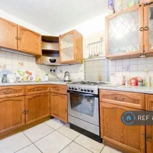 1 bedroom in Hawstead Road, Kippax, West Yorkshire - Image 4
