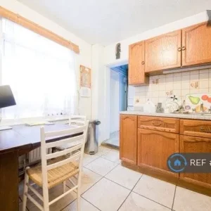 1 bedroom in Hawstead Road, Kippax, West Yorkshire - Image 7