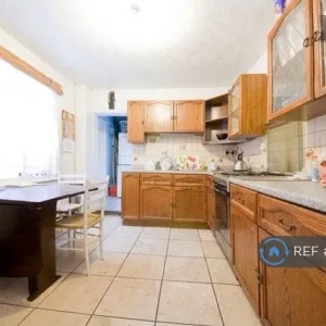 1 bedroom in Hawstead Road, Kippax, West Yorkshire - Image 8