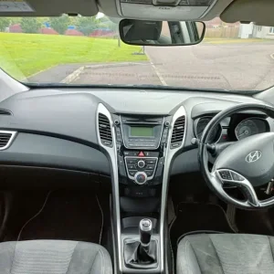 Hyundai I30 2014 manual hatchback - Image 4