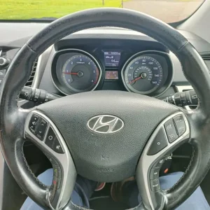 Hyundai I30 2014 manual hatchback - Image 5