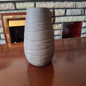 LARGE DECORATIVE POTTERY VASE