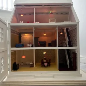 Dolls House with lighting - Image 2