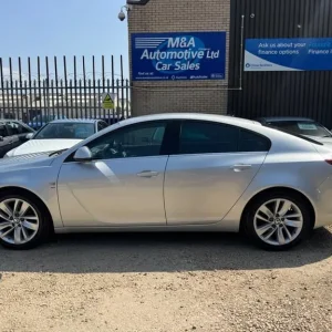 2015 Vauxhall Insignia 2.0 CDTi EcoFLEX SRi Nav Diesel Manual 5-door Hatchback - Image 4