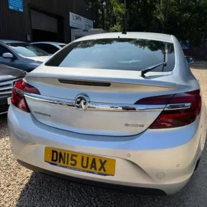 2015 Vauxhall Insignia 2.0 CDTi EcoFLEX SRi Nav Diesel Manual 5-door Hatchback - Image 8