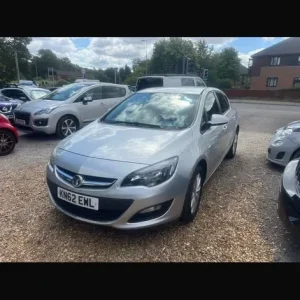 2012 Vauxhall Astra 1.7 CDTi Active Hatchback - Image 2