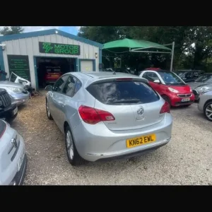 2012 Vauxhall Astra 1.7 CDTi Active Hatchback - Image 3