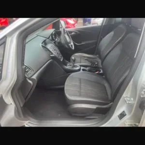 2012 Vauxhall Astra 1.7 CDTi Active Hatchback - Image 7