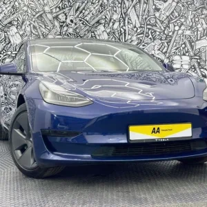 2021 Tesla Model 3 Standard Range Plus Deep Blue - Image 4
