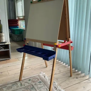 Melissa and Doug Children's Drawing and Painting Easel - Image 5