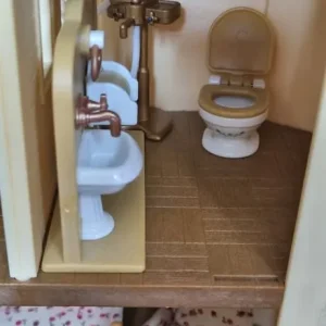 Sylvanian Families house with Rabbit family and furniture - Image 3