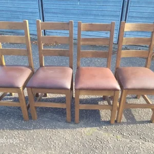 4 solid oak dining chairs with leather seats - Image 2
