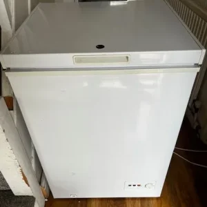 CURRY'S ESSENTIALS 100L CHEST FREEZER - Image 2