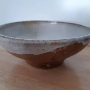 Unique hand-thrown bowl of unknown origin - Image 3