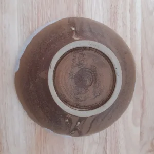 Unique hand-thrown bowl of unknown origin - Image 4