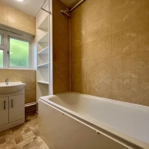 2 Bedroom First Floor Flat in Shetland-Islands, Scotland - Image 4