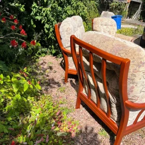 Vintage sofa and chairs - Image 2