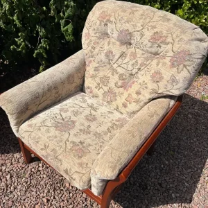Vintage sofa and chairs - Image 4