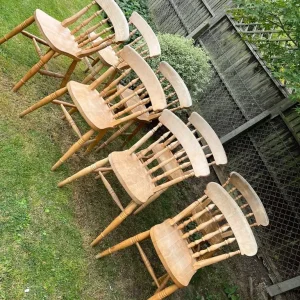 Large 7ft pine vintage farmhouse dining table with 8 matching chairs - Image 2