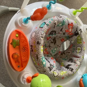 Red kite baby bouncer/jumper - Image 4