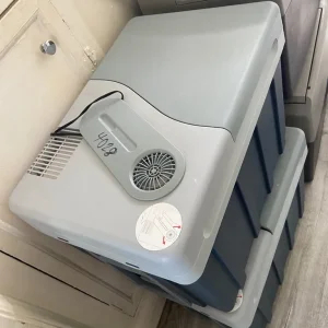Mobicool electric cool box x2 - Image 3