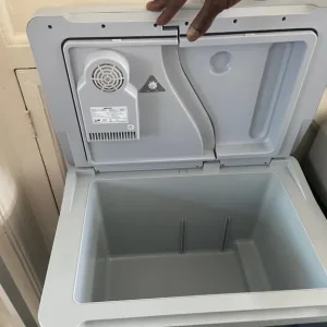 Mobicool electric cool box x2 - Image 4