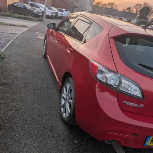Mazda 3 2010 5-door hatchback with heated seats and Bose sound - Image 3