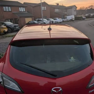 Mazda 3 2010 5-door hatchback with heated seats and Bose sound - Image 5