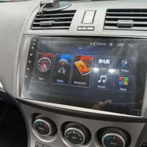 Mazda 3 2010 5-door hatchback with heated seats and Bose sound - Image 7