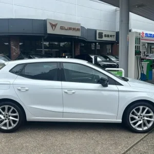 SEAT Ibiza 1.0 TSI Hatchback 5-door Metallic Glacier White - Image 6