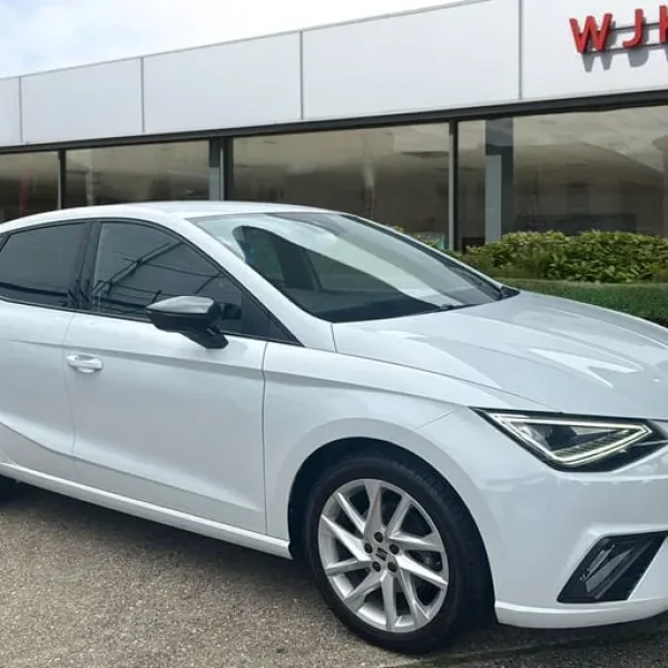 SEAT Ibiza 1.0 TSI Hatchback 5-door Metallic Glacier White