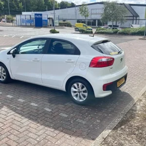2015 Kia Rio 1.2L manual hatchback - Image 3