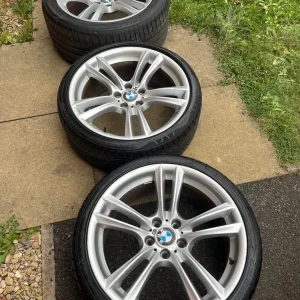 20” Genuine BMW 303M Staggered Wheels with Tyres: 5x120 - Image 4