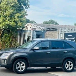 2014 Kia Sorento 2.2 CRDi AWD Estate - Image 5