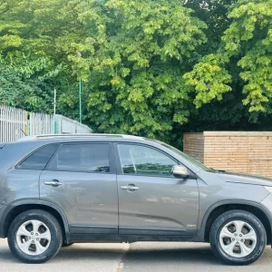 2014 Kia Sorento 2.2 CRDi AWD Estate - Image 6