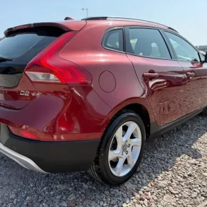 2014 Volvo V40 D2 Cross Country Lux 5dr Hatchback - Image 6