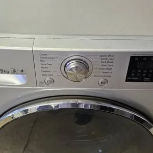 Lg 9kg direct drive washing machine in silver colour - Image 2